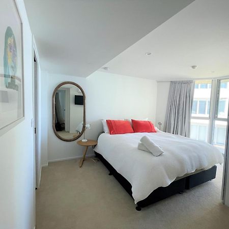 Foreshore Beachfront Apartments Голд-Кост Экстерьер фото