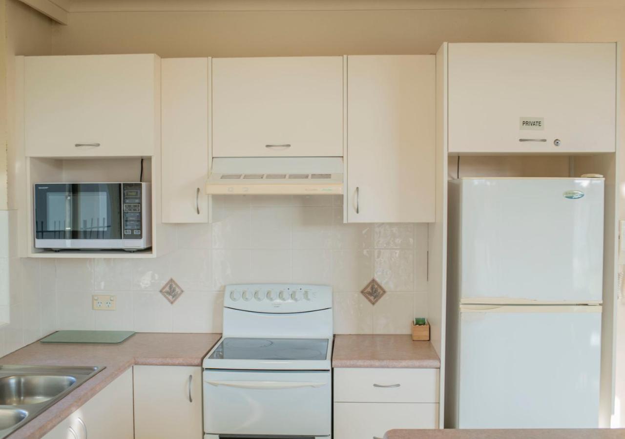 Foreshore Beachfront Apartments Голд-Кост Экстерьер фото