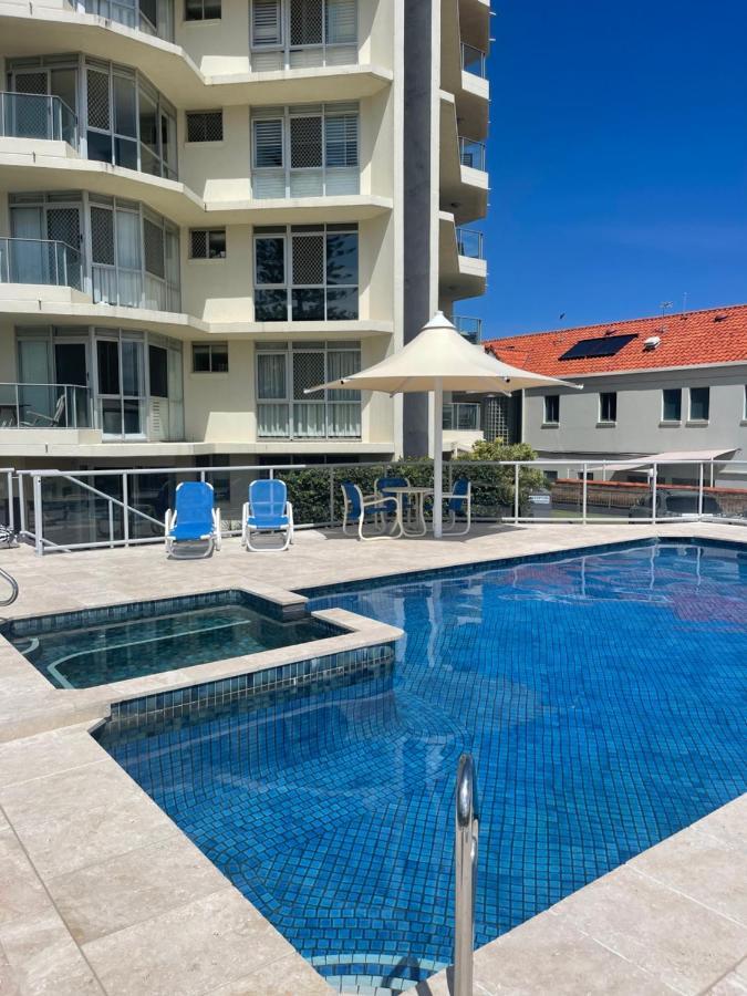 Foreshore Beachfront Apartments Голд-Кост Экстерьер фото
