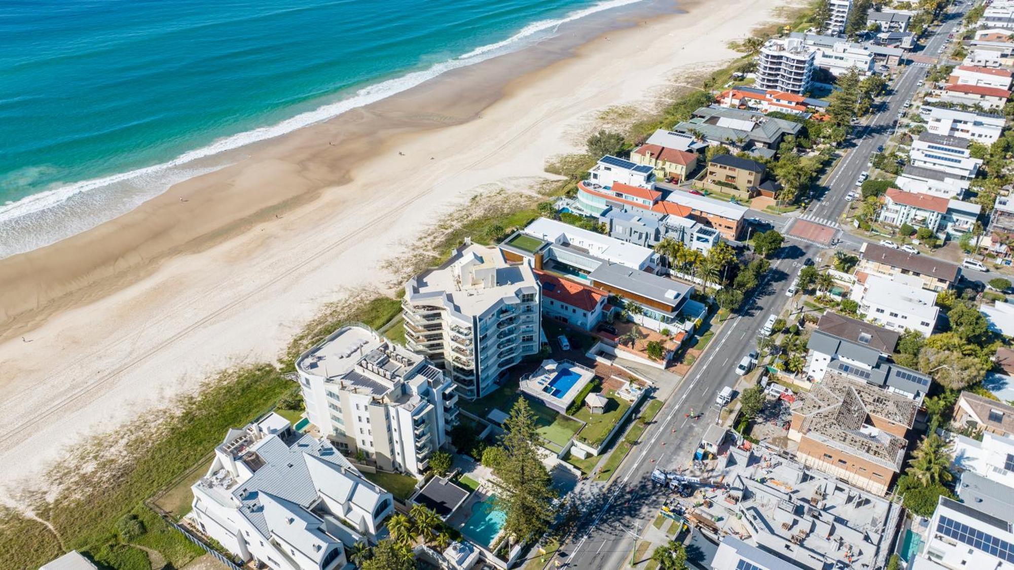 Foreshore Beachfront Apartments Голд-Кост Экстерьер фото