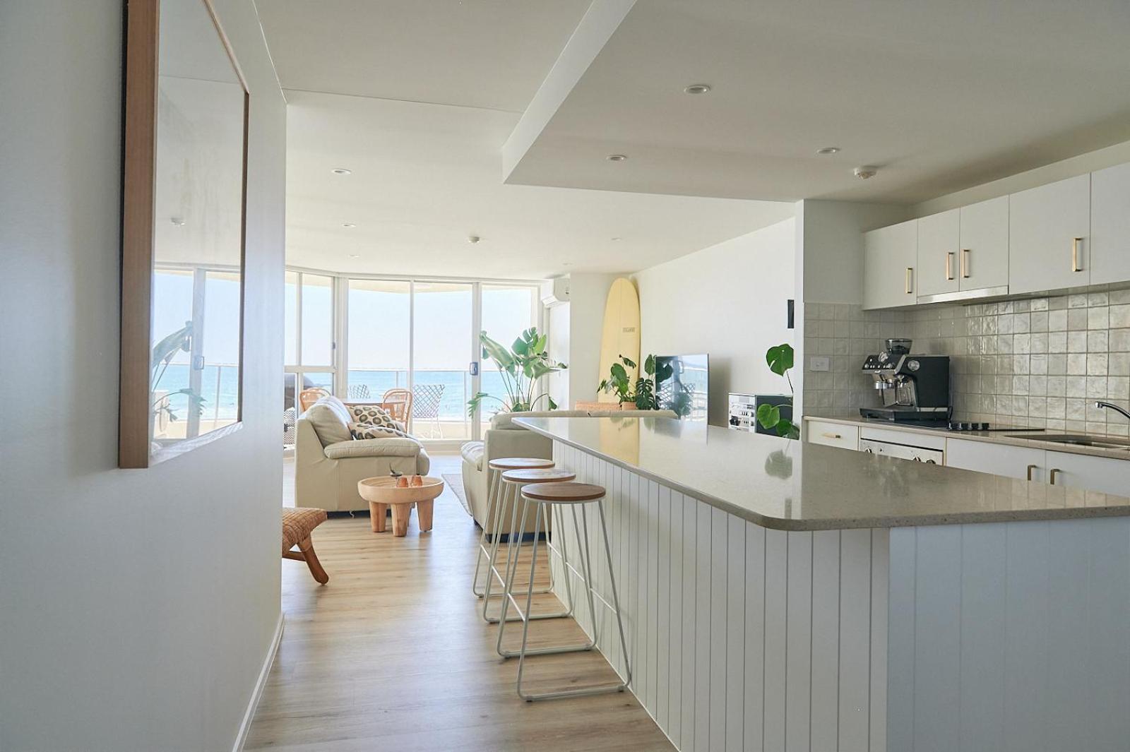 Foreshore Beachfront Apartments Голд-Кост Экстерьер фото