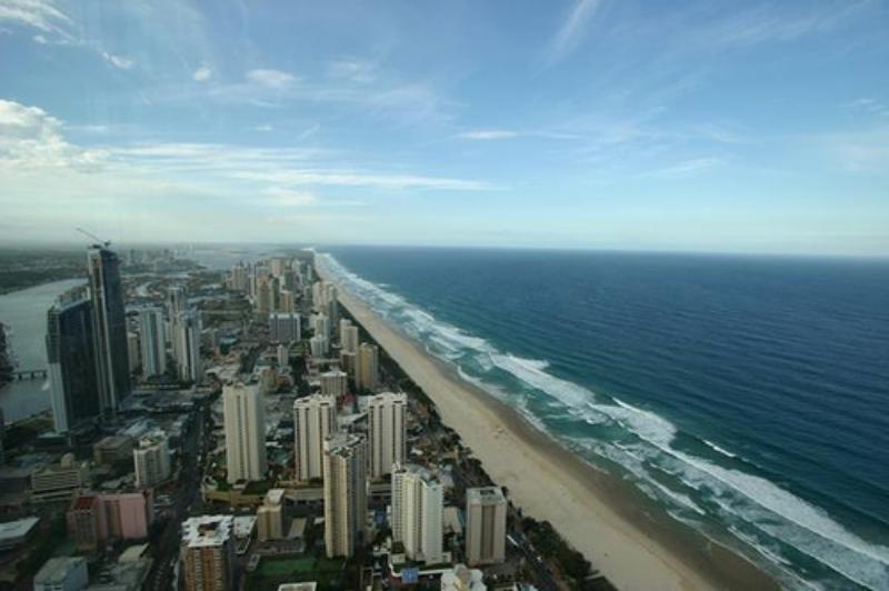 Foreshore Beachfront Apartments Голд-Кост Экстерьер фото