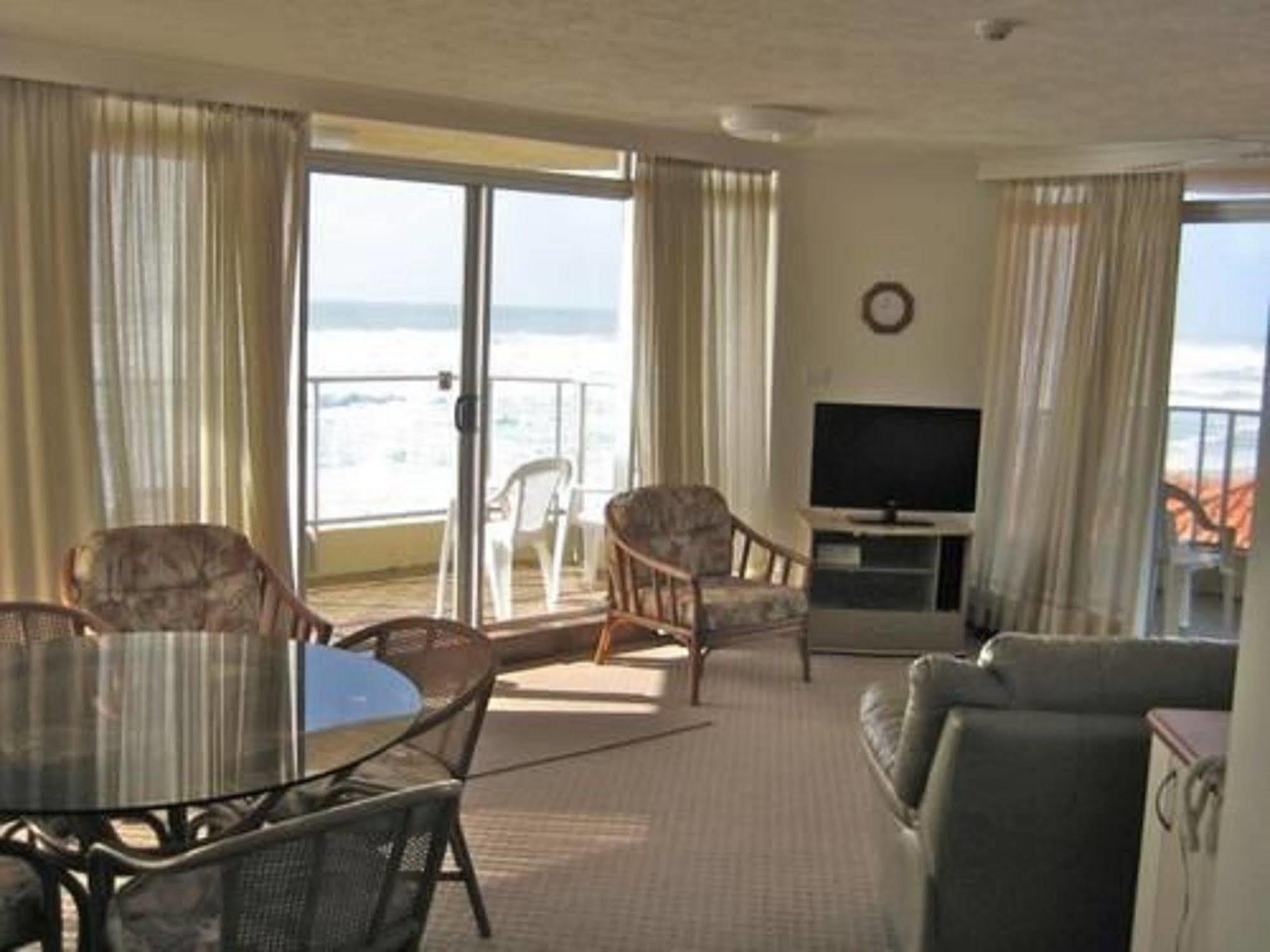 Foreshore Beachfront Apartments Голд-Кост Экстерьер фото